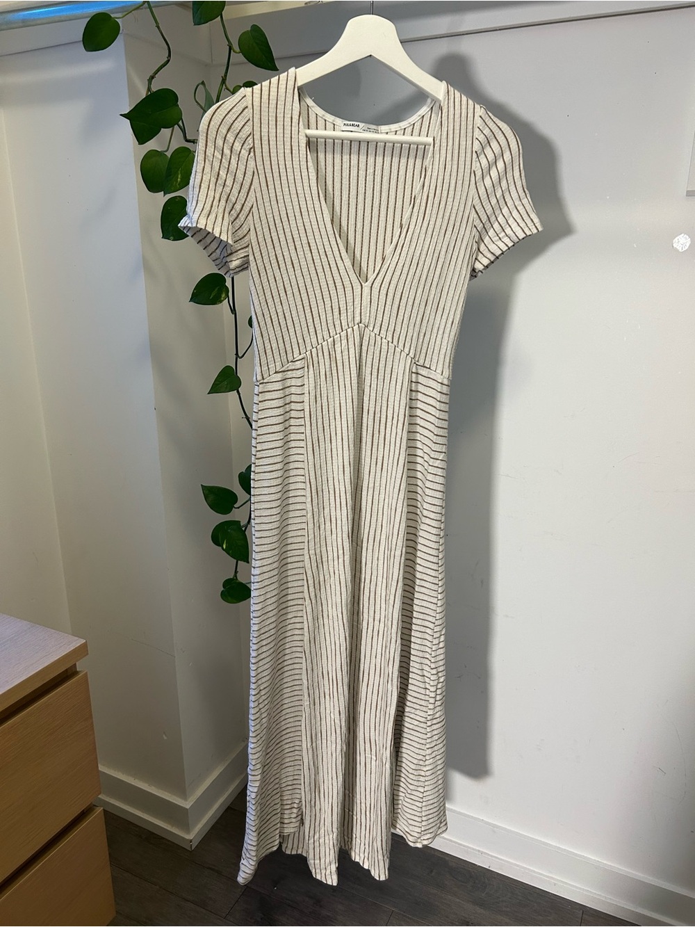 Pull&Bear Cream and Black Striped V‑Neck Maxi Dress